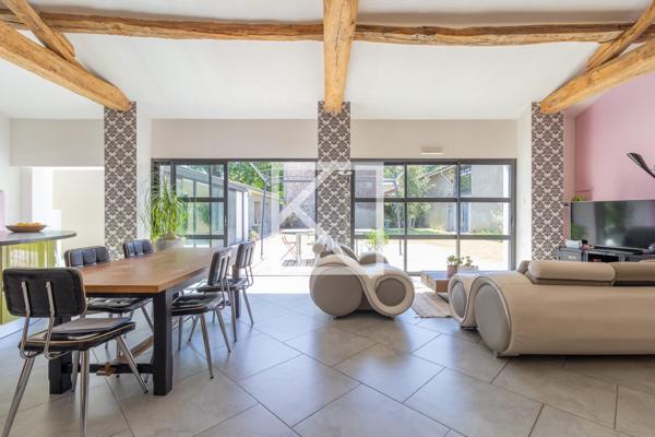 ANCIENNE GRANGE RÉNOVÉE EN CAMPAGNE AVEC DÉPENDANCE