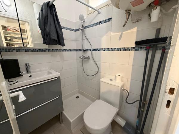 A LOUER - AIX EN PROVENCE - PROCHE CENTRE VILLE - STUDIO MEUBLE