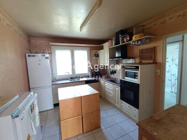 Maison à LA ROCHE-SUR-YON, 85000 - 5 pièces 113m²