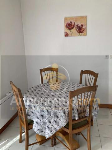 Location                                                      Maison
                        
                     4 pièces                      80 m2                     à Josselin