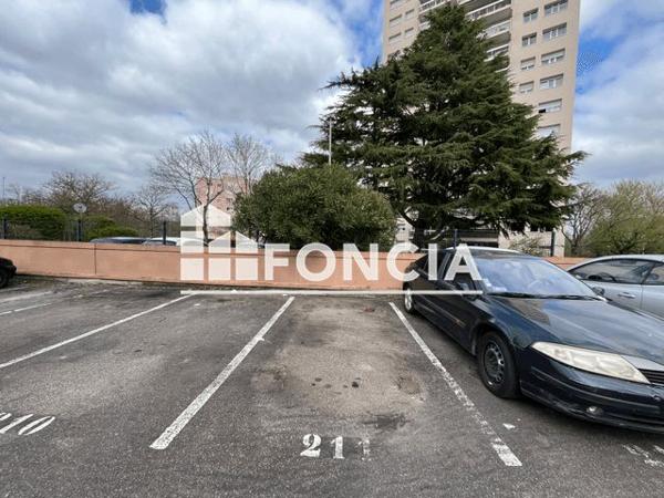 Location Parking 12 m² - 2 AVENUE DU PARC AUX BICHES Evry 91000