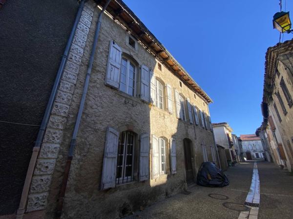 Maison à vendre 10 pièces de 198 m²