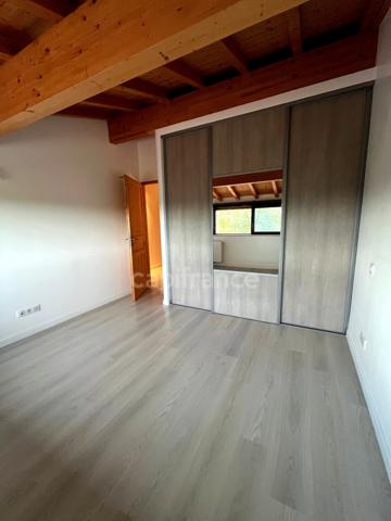 Charmante maison avec petit jardin entièrement restaurée à vendre près de Lectoure 6 pièces