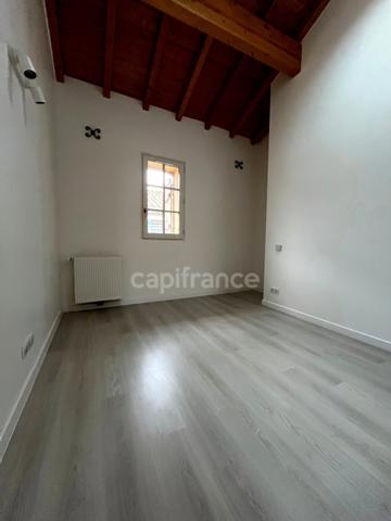 Charmante maison avec petit jardin entièrement restaurée à vendre près de Lectoure 6 pièces