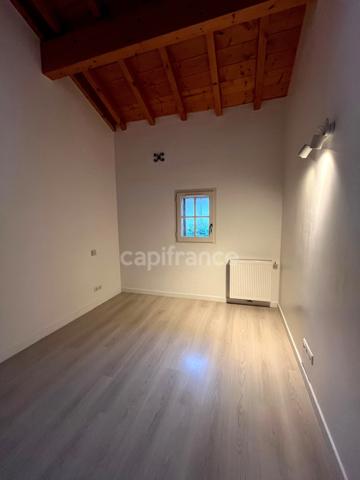 Charmante maison avec petit jardin entièrement restaurée à vendre près de Lectoure 6 pièces