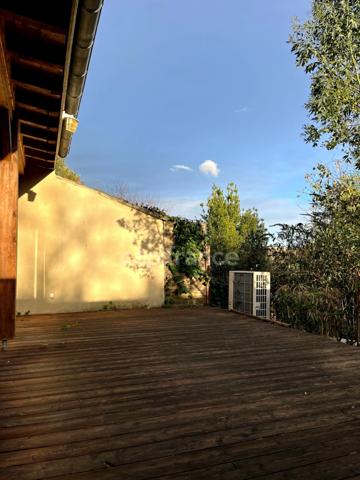 Charmante maison avec petit jardin entièrement restaurée à vendre près de Lectoure 6 pièces