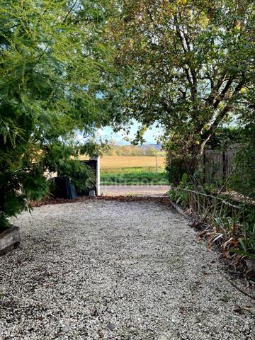Charmante maison avec petit jardin entièrement restaurée à vendre près de Lectoure 6 pièces