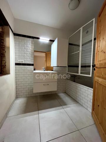 Charmante maison avec petit jardin entièrement restaurée à vendre près de Lectoure 6 pièces