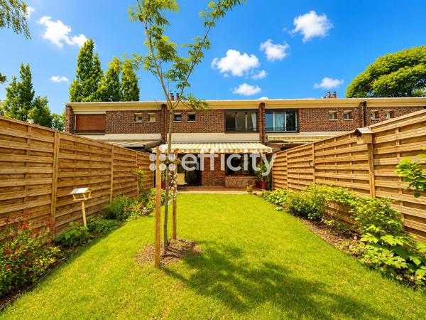 Maison
         4 pièces
        - 76 m² Exclusivité 450 000 € *