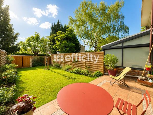 Maison
         4 pièces
        - 76 m² Exclusivité 450 000 € *