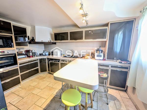 Belle maison 3 chambres et bureau beau jardin