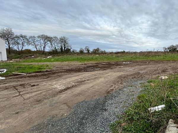 Terrain constructible viabilise a Saint Sauveur de Landemont