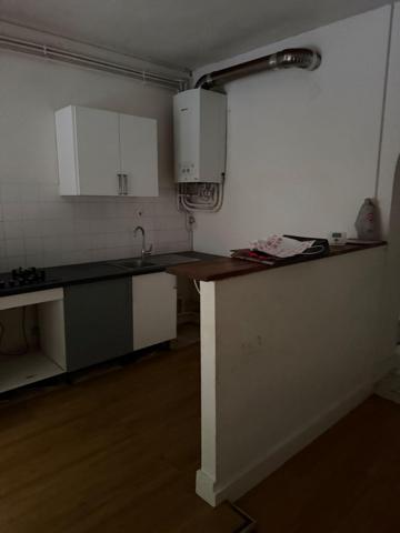 Immeuble à SAINT-ETIENNE, 42000 - 263m²