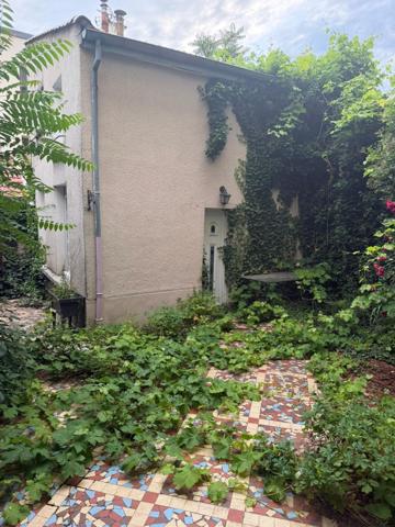 Immeuble à SAINT-ETIENNE, 42000 - 263m²