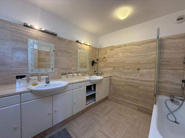 Appartement Paris 5 pièce(s) 118.50 m2
