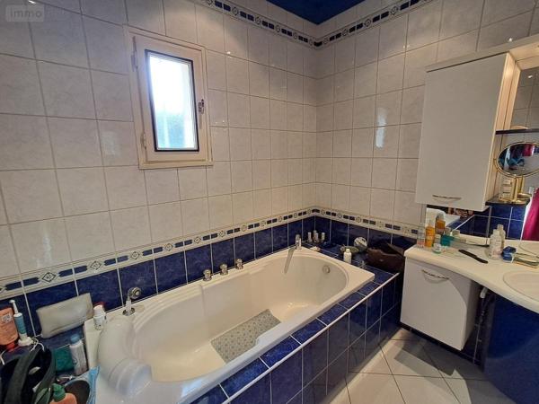 Maison à vendre à Saint-Saturnin dans la Sarthe (72650), ref : 72033-429