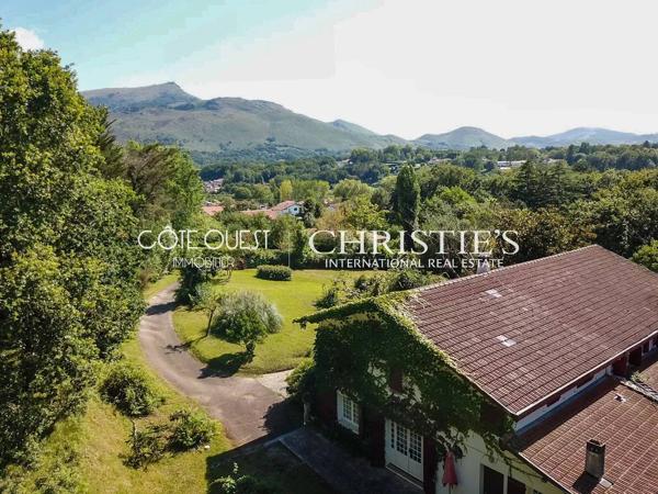 À vendre Ascain - Ferme basque vue montagnes