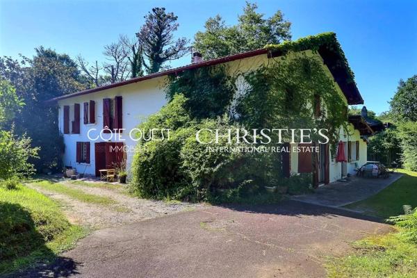 À vendre Ascain - Ferme basque vue montagnes