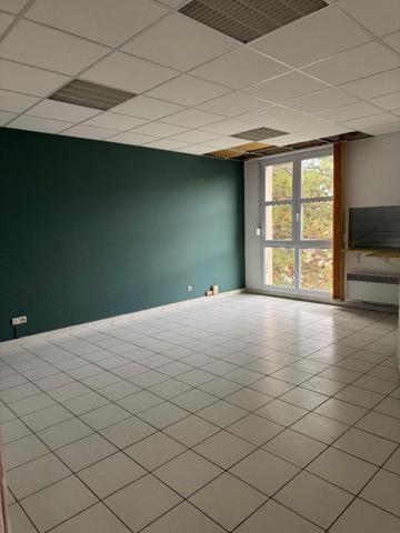 Local Professionnel à louer à Andrezieux boutheon