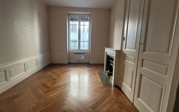 Appartement à vendre    2 pièces • 38,01 m2 Lyon 6
