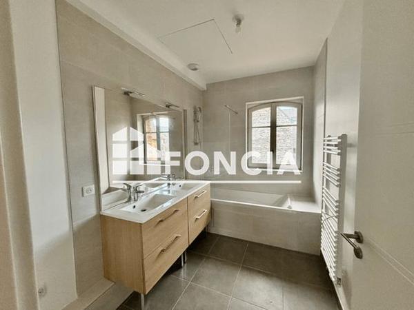 Location Appartement 4 pièces 79 m² - 3 rue Saint-Charles Versailles 78000