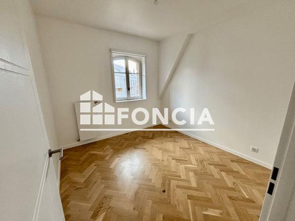 Location Appartement 4 pièces 79 m² - 3 rue Saint-Charles Versailles 78000