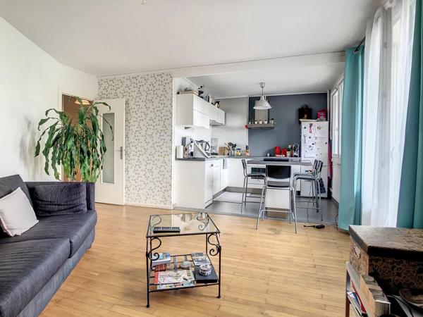 T2 NON MEUBLE – 45 m2 – BALCON – CAVE – 69100 VILLEURBANNE