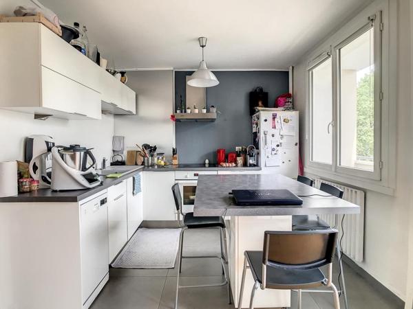 T2 NON MEUBLE – 45 m2 – BALCON – CAVE – 69100 VILLEURBANNE