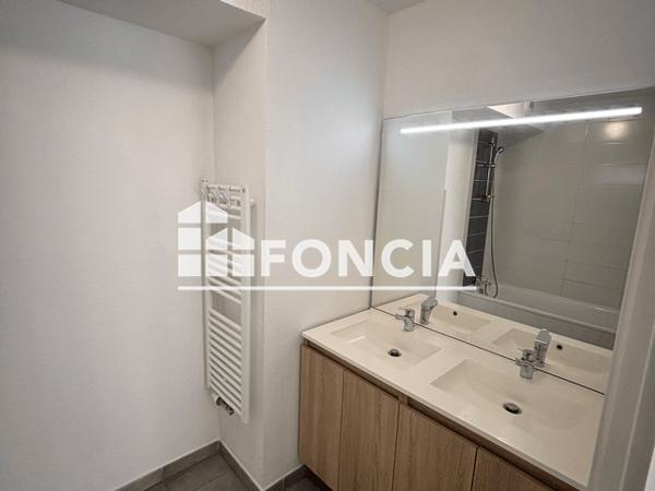 Location Appartement 3 pièces 62.9 m² - RESIDENCE CARRE ANGELITE Toulouse 31200