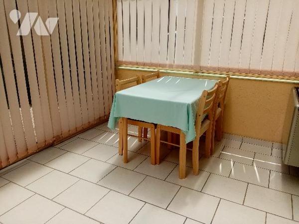 maison mitoyenne (régime copropriété) de 87 m² jardins attenant et non attenants, garage , grenier