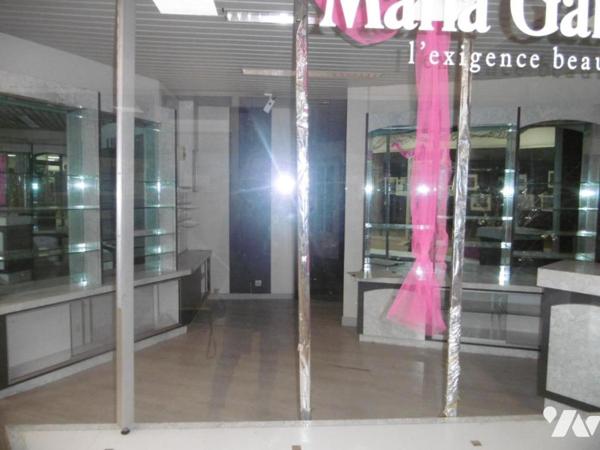 CENTRE VILLE : galerie commerciale