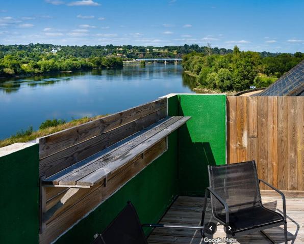 Maison bords de Loire 5 chambres 178 m² habitables et terrasse avec vue Loire