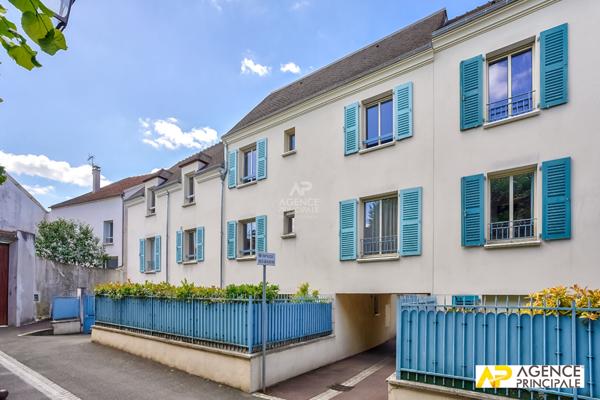 Appartement Hyper-centre 8 pièce(s) 186 m2 €1 300 000 ** - Référence 4469