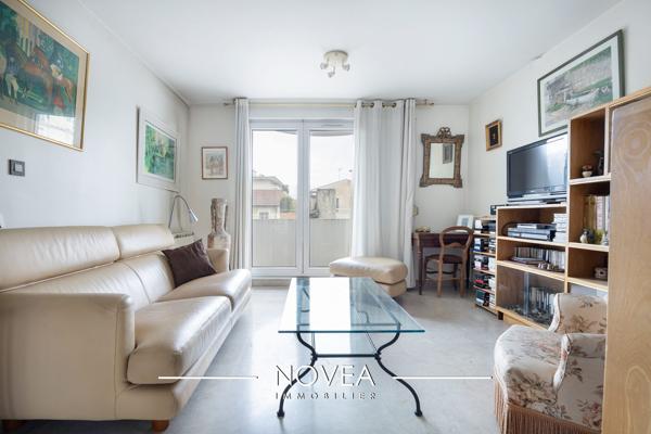 RARE : Grand T3/4 88m2 - Plateau Croix Rousse 2 balcons, ascenseur, place de parking