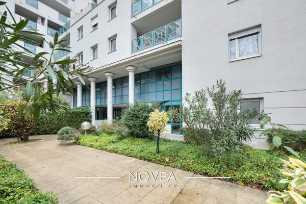 RARE : Grand T3/4 88m2 - Plateau Croix Rousse 2 balcons, ascenseur, place de parking