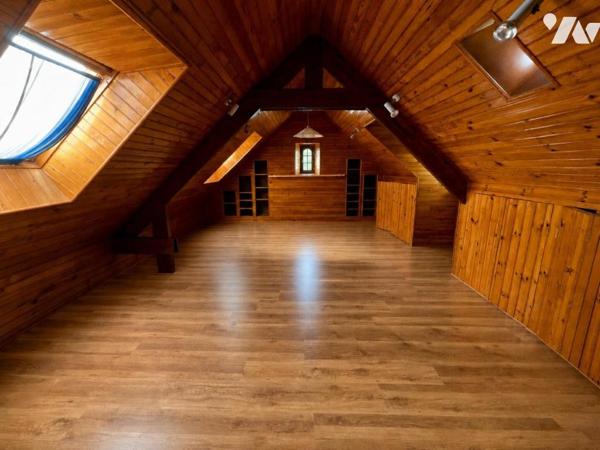 PLOEMEUR - Maison de 186m² dans un écrin de verdure de plus de 3000m² à 5min en voiture du bourg