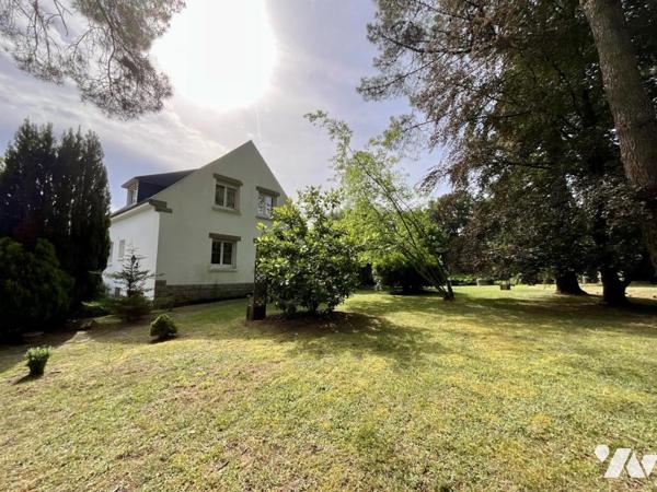 PLOEMEUR - Maison de 186m² dans un écrin de verdure de plus de 3000m² à 5min en voiture du bourg