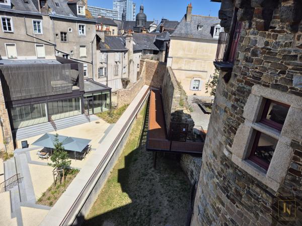 Appartement
                                                                                                                                                                                                                                                                                                                        6 pièce(s)                                                                                                                                                                                                          2 chambre(s)                                                                                                                                                                                                          106.02  m²