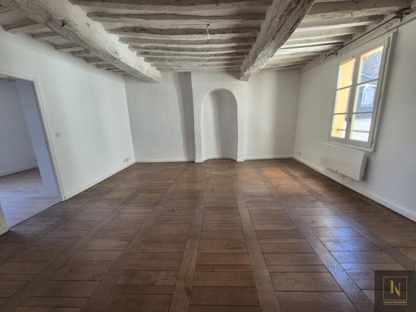 Appartement
                                                                                                                                                                                                                                                                                                                        6 pièce(s)                                                                                                                                                                                                          2 chambre(s)                                                                                                                                                                                                          106.02  m²