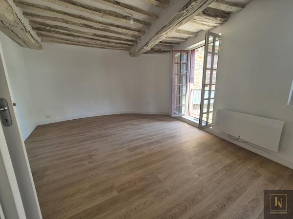 Appartement
                                                                                                                                                                                                                                                                                                                        6 pièce(s)                                                                                                                                                                                                          2 chambre(s)                                                                                                                                                                                                          106.02  m²