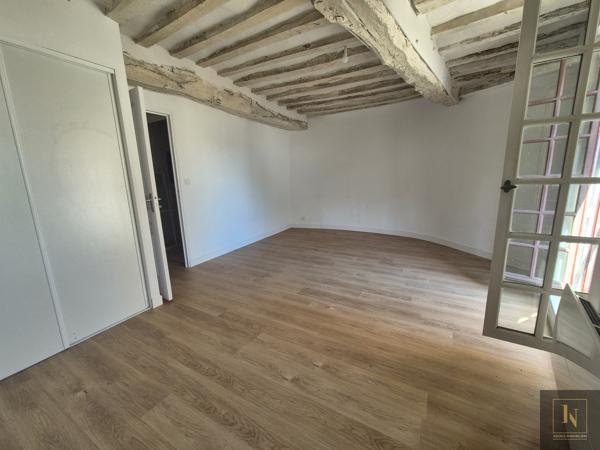 Appartement
                                                                                                                                                                                                                                                                                                                        6 pièce(s)                                                                                                                                                                                                          2 chambre(s)                                                                                                                                                                                                          106.02  m²
