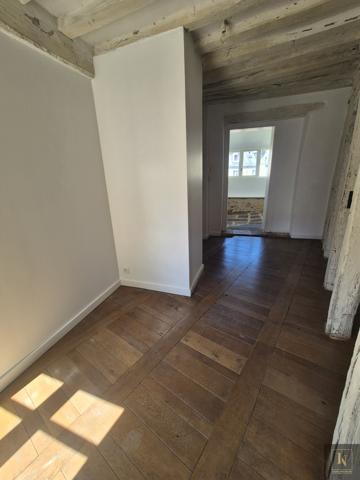 Appartement
                                                                                                                                                                                                                                                                                                                        6 pièce(s)                                                                                                                                                                                                          2 chambre(s)                                                                                                                                                                                                          106.02  m²