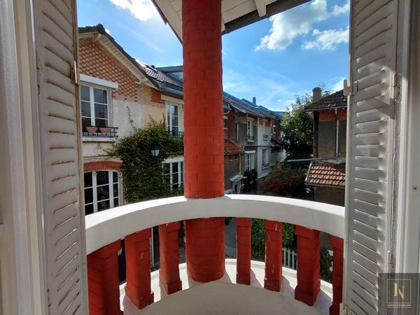 Maison
                                                                                                                                                                                                                                                                                                                        6 pièce(s)                                                                                                                                                                                                          4 chambre(s)                                                                                                                                                                                                          185  m²