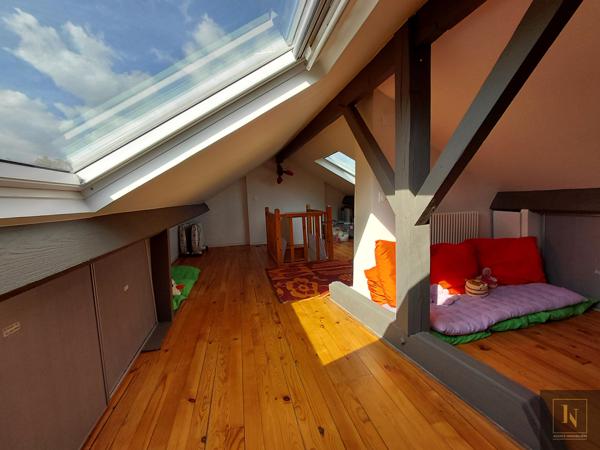 Maison
                                                                                                                                                                                                                                                                                                                        6 pièce(s)                                                                                                                                                                                                          4 chambre(s)                                                                                                                                                                                                          185  m²