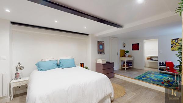 Maison
                                                                                                                                                                                                                                                                                                                        6 pièce(s)                                                                                                                                                                                                          4 chambre(s)                                                                                                                                                                                                          185  m²