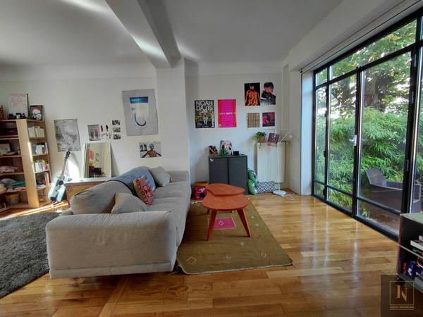 Maison
                                                                                                                                                                                                                                                                                                                        6 pièce(s)                                                                                                                                                                                                          4 chambre(s)                                                                                                                                                                                                          185  m²
