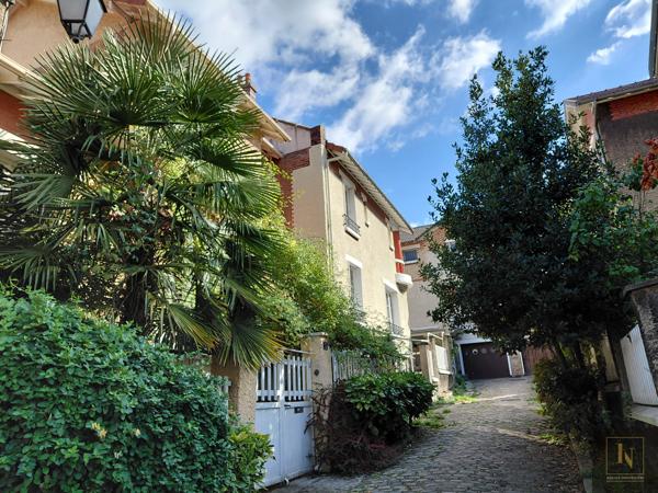 Maison
                                                                                                                                                                                                                                                                                                                        6 pièce(s)                                                                                                                                                                                                          4 chambre(s)                                                                                                                                                                                                          185  m²