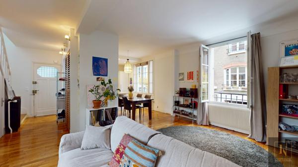 Maison
                                                                                                                                                                                                                                                                                                                        6 pièce(s)                                                                                                                                                                                                          4 chambre(s)                                                                                                                                                                                                          185  m²