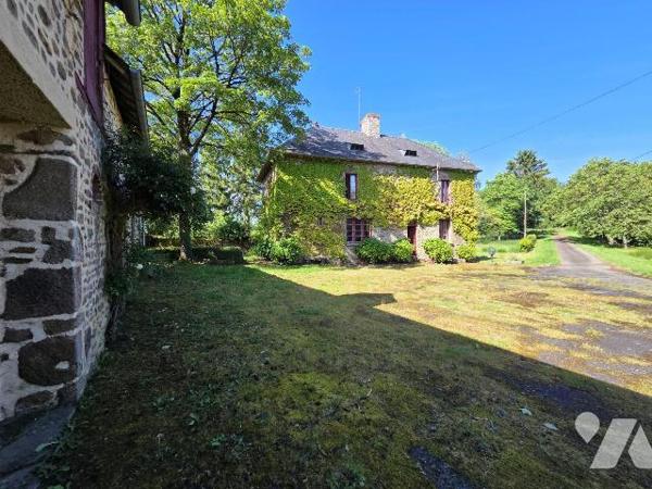 10 min. VILLAINES-LA-JUHEL (53), en campagne, ensemble immobilier composé :
-d'une maison d'ha...