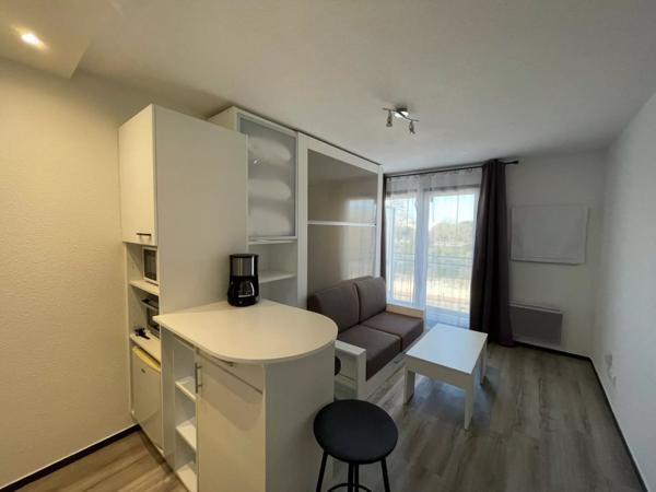 A LOUER - TOULOUSE St Michel - Studio meublé d'une surface de 20.45 m² avec balcon et une place de parking en sous-sol - G299